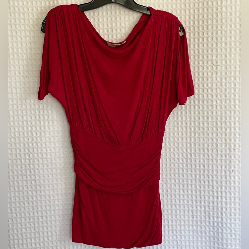 Red Arden B dressy short sleeve top with slits in the sleeves. Size Small.